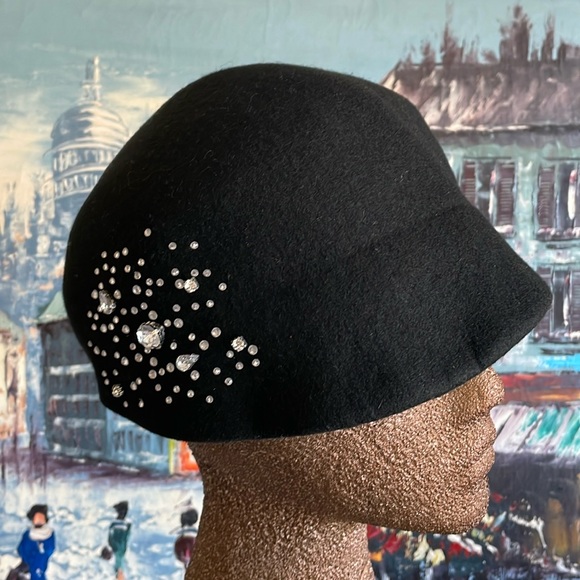 New Betmar New York 100% Wool Darling Cloche Style Cap With Bling - Picture 1 of 6
